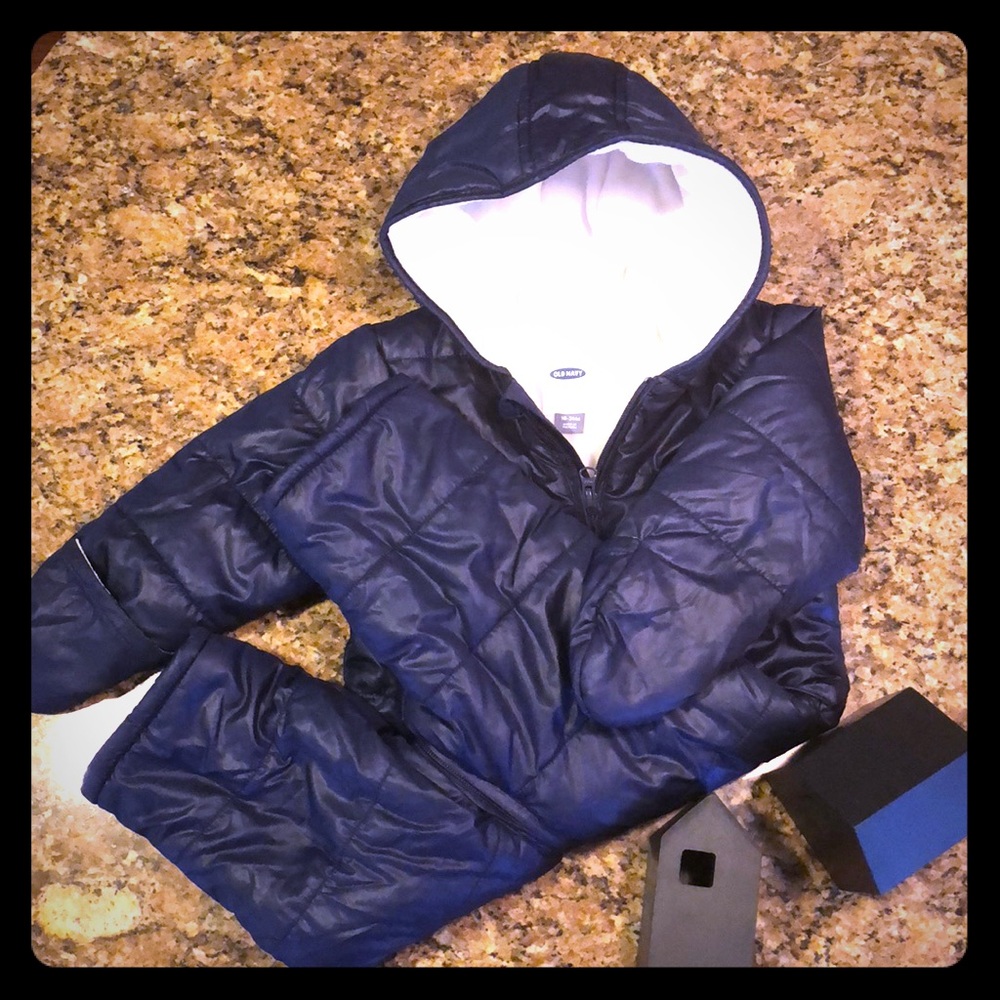 Euc. Old Navy snow suite 18-24m.